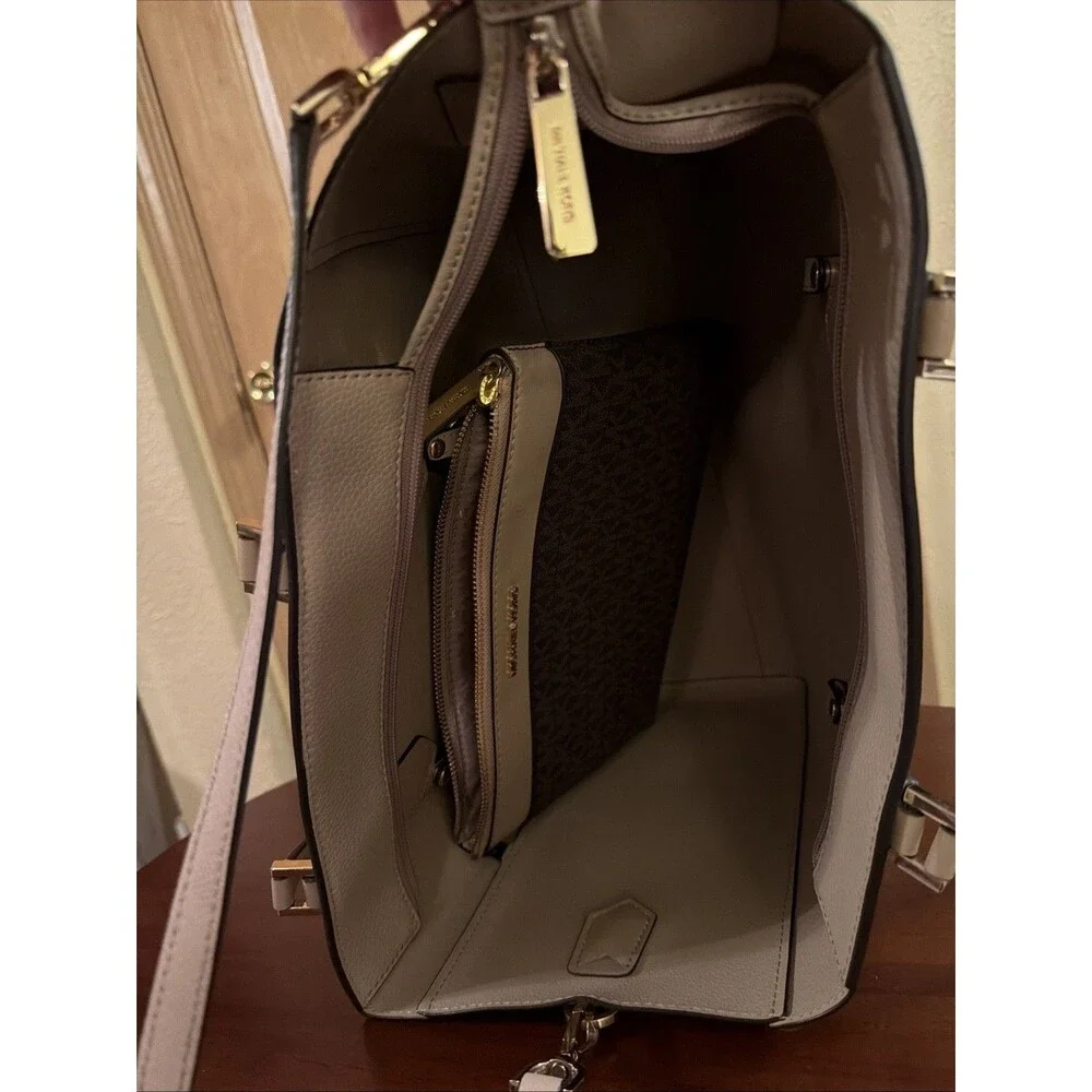 MICHAEL KORS  Pre-Owned Large 3-in-1 Tote Bag. Nude Color.  Excellent Condition!